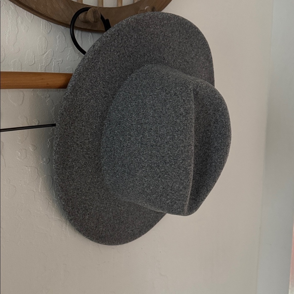 Universal Thread Gray Soft Fedora Hat Adjustable - Picture 4 of 4